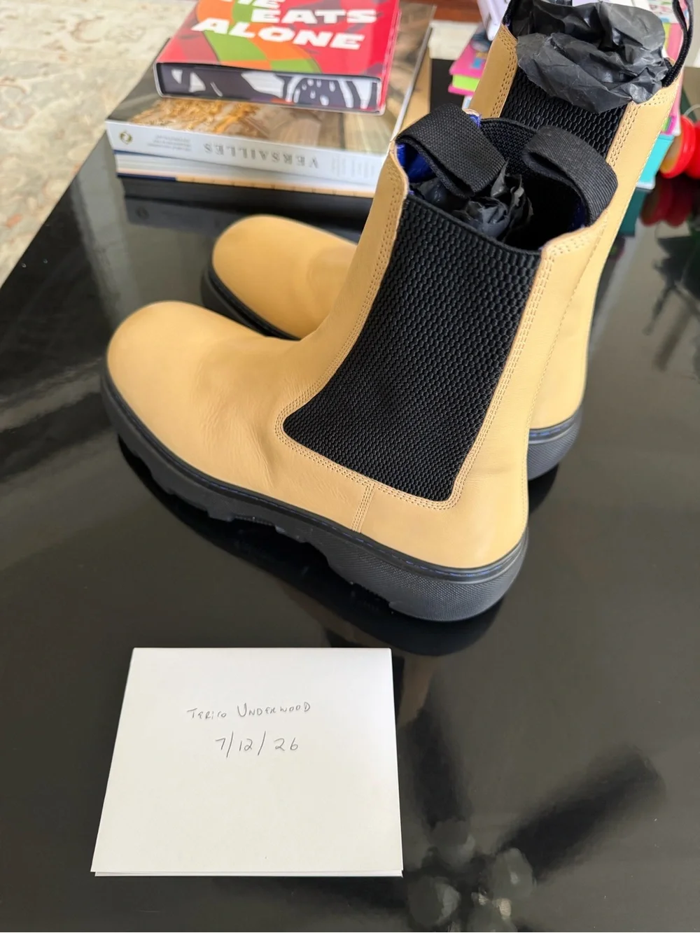 Like New! BURBERRY Leather Chelsea Boots Size 41/8!